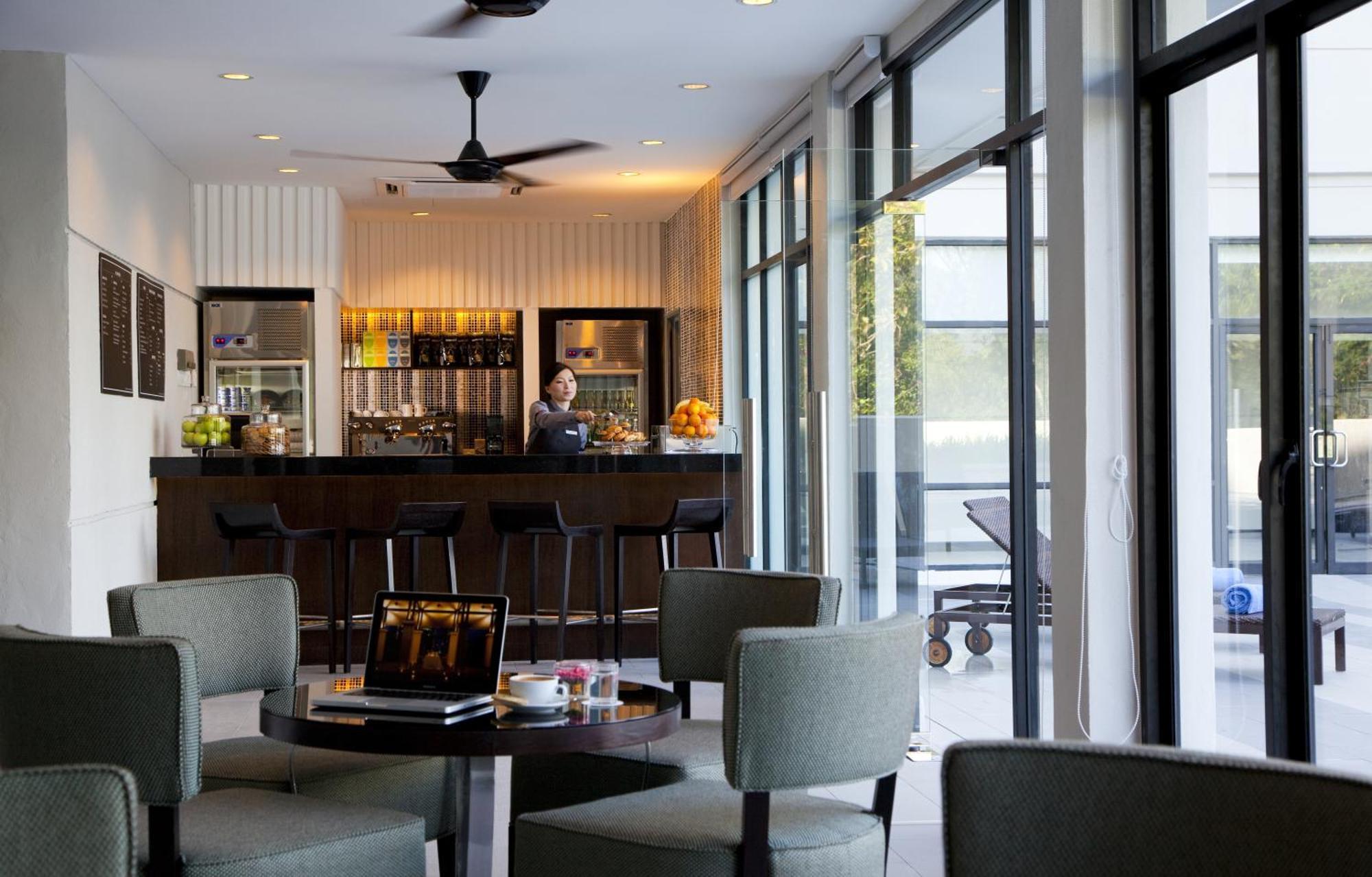 Ac Hotel By Marriott Kuantan Exterior photo