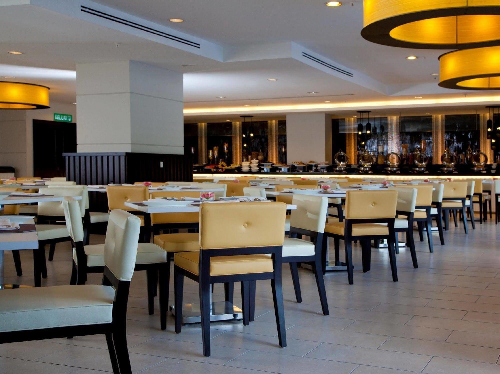 Ac Hotel By Marriott Kuantan Exterior photo
