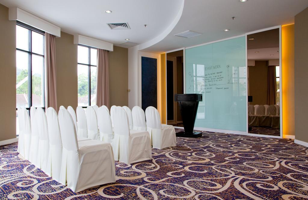 Ac Hotel By Marriott Kuantan Exterior photo